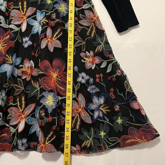 Dress Women’s Velvet Black Floral Embroidery Size Large Long Sleeves Lined Zip - Picture 5 of 12